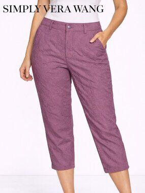 Size 6 capris. Lavender pants. Textured flower print. Casual Summer pants.